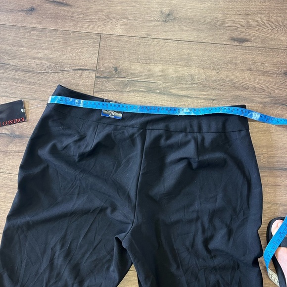 NWT AVENUE PULL ON TUMMY CONTROL BLACK TROUSER ANKLE LENGTH SIZE PETITE 16 - Picture 9 of 9